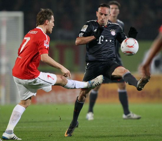 也不妄自菲 也不妄自菲